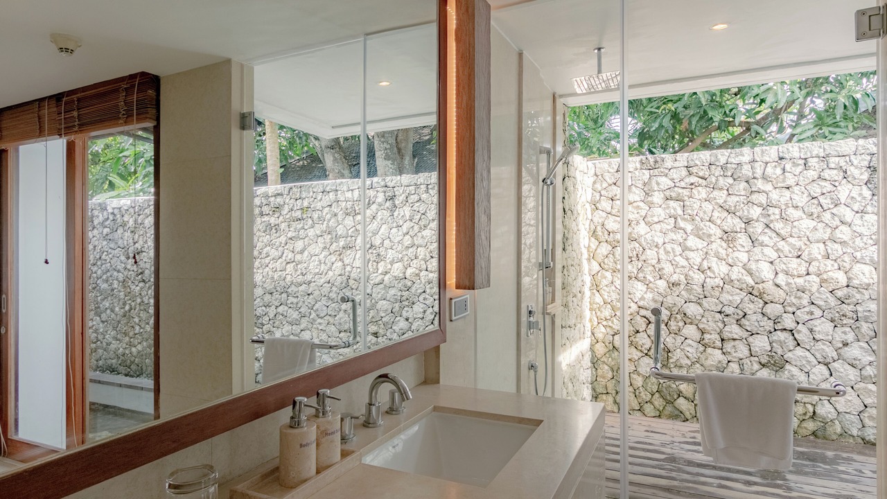 Photo of Bathroom in Kartika Plaza