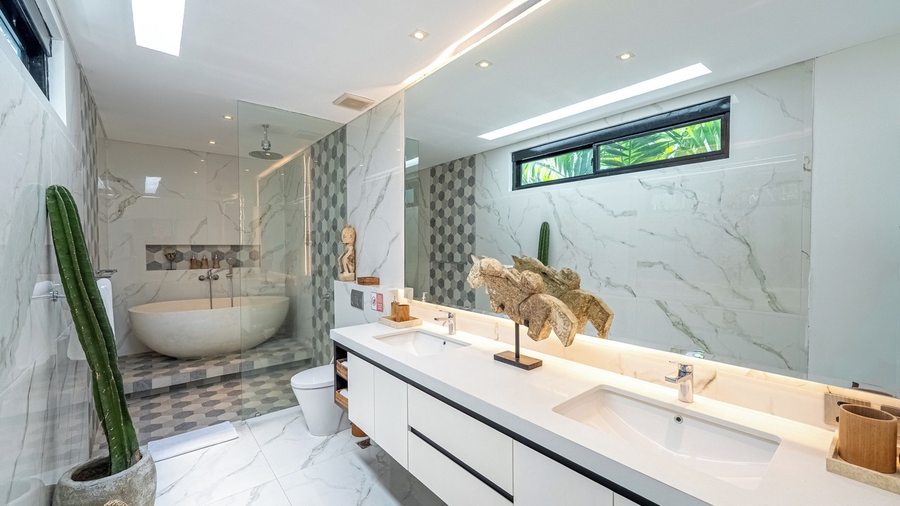 Photo of Bathroom in Sunset Road