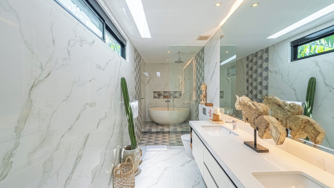 Photo of Bathroom in Sunset Road