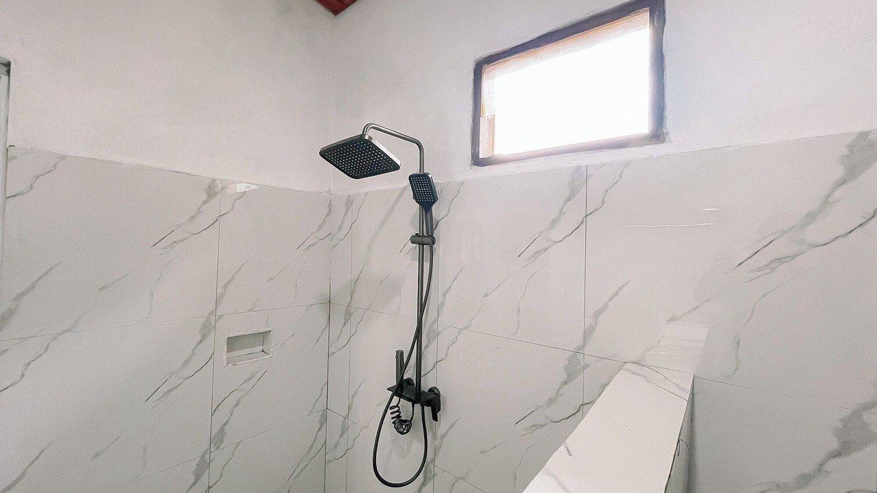 Photo of Bathroom in Tuk Tuk