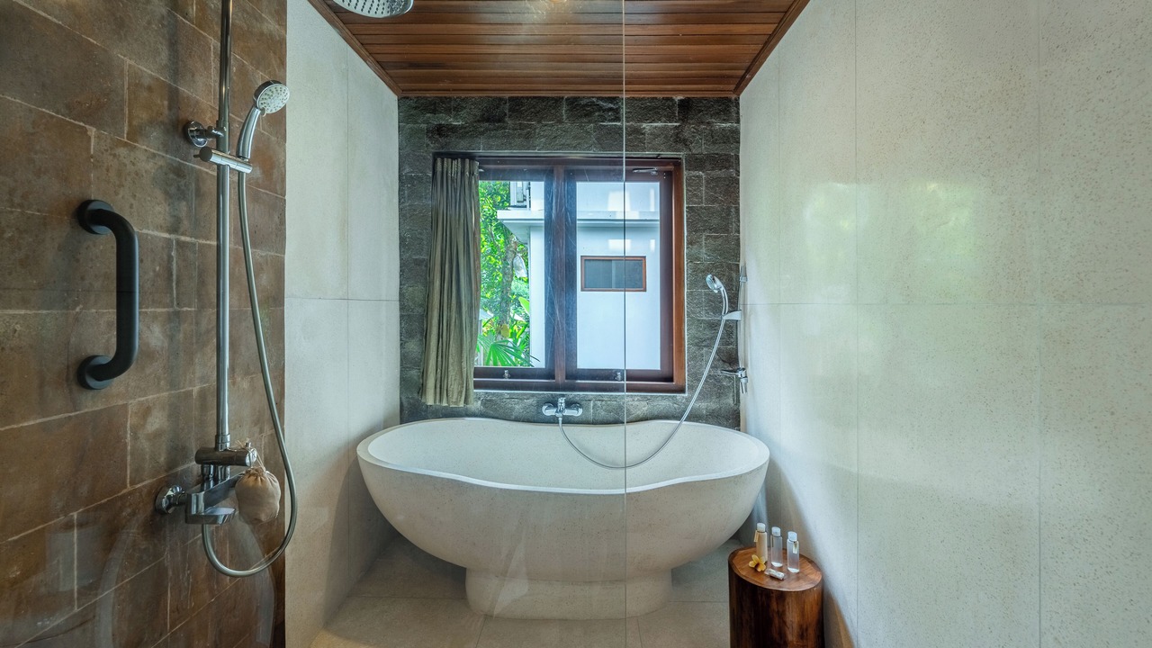 Photo of Bathroom in Petulu