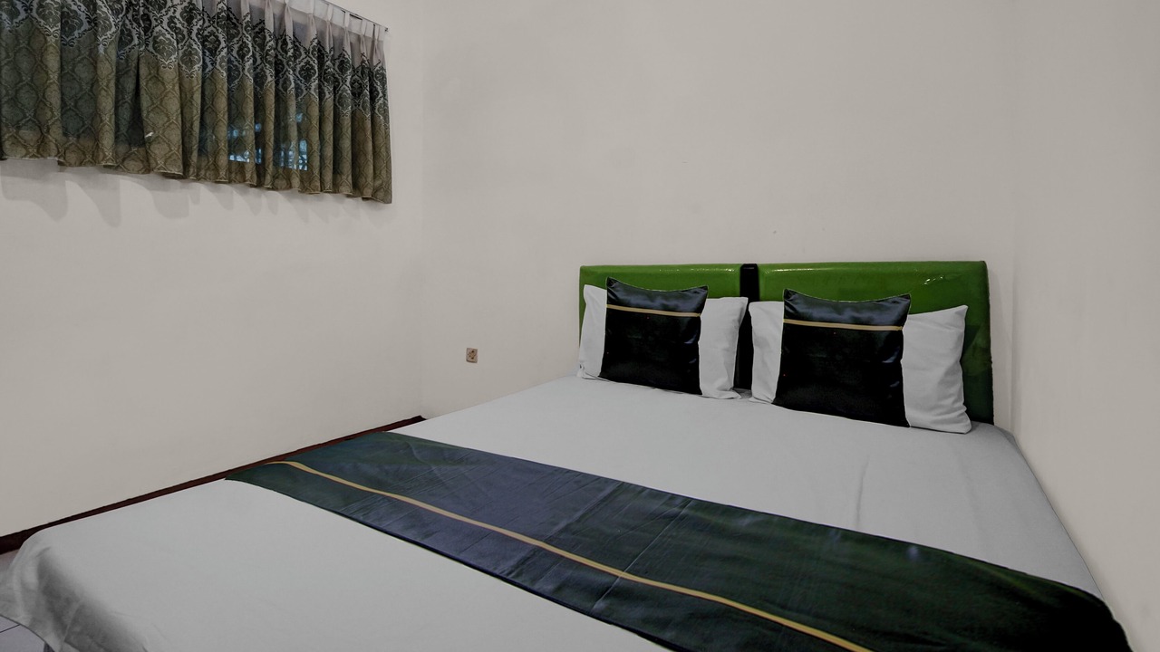 Photo of Bedroom in Batu