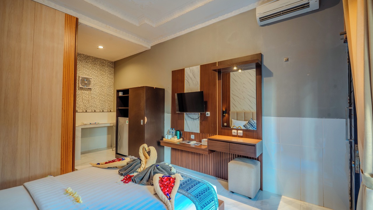 Photo of Bedroom in Kartika Plaza