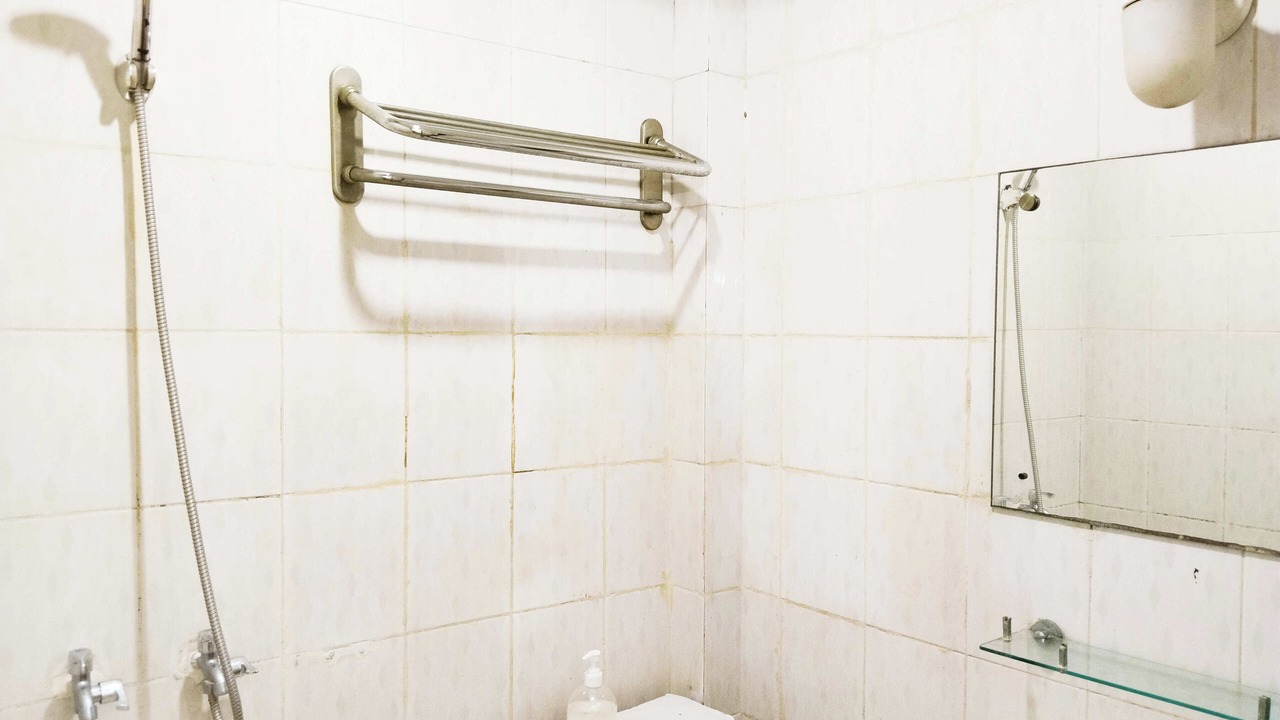 Photo of Bathroom in Jaksa Street