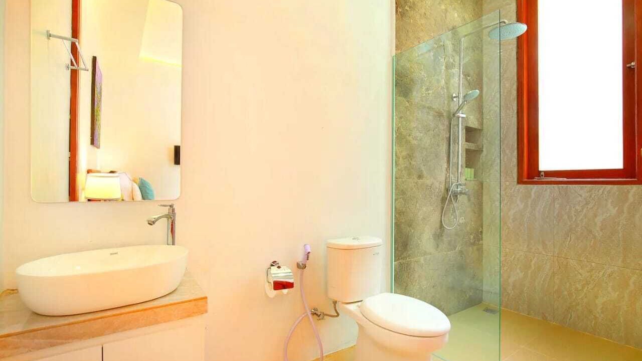 Photo of Bathroom in Mumbul