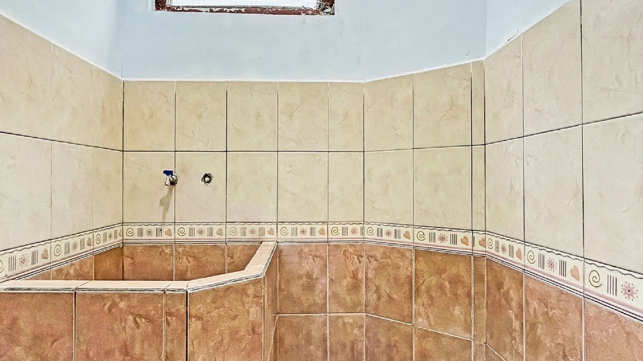 Photo of Bathroom in Mojokerto