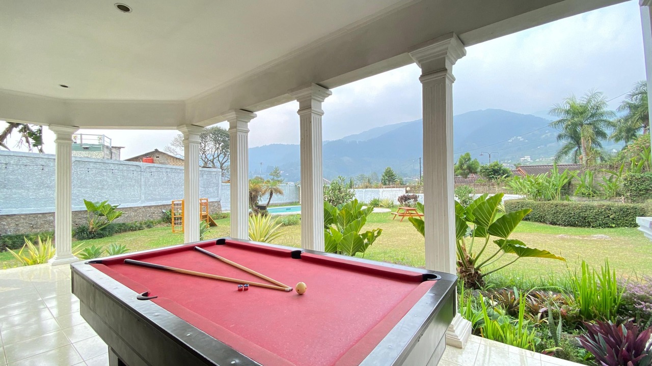 Photo of Patio Balcony in Cisarua