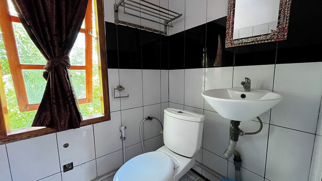 Photo of Bathroom in Bira
