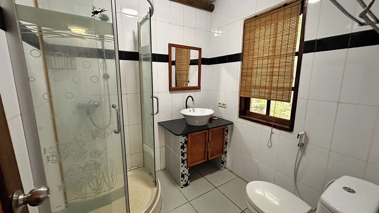Photo of Bathroom in Bira