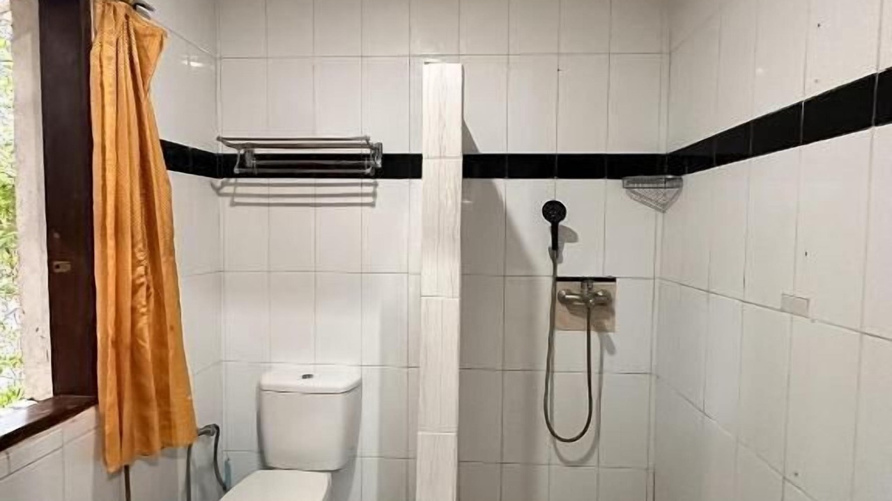 Photo of Bathroom in Bira