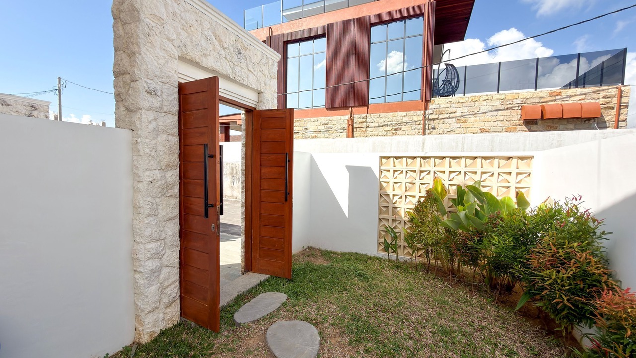 Photo of Outdoor in Mumbul