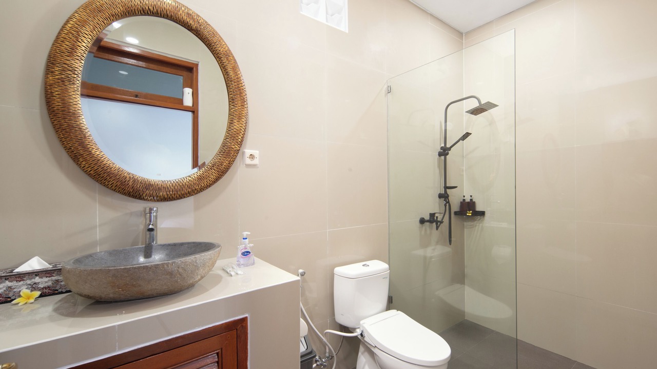 Photo of Bathroom in Kartika Plaza
