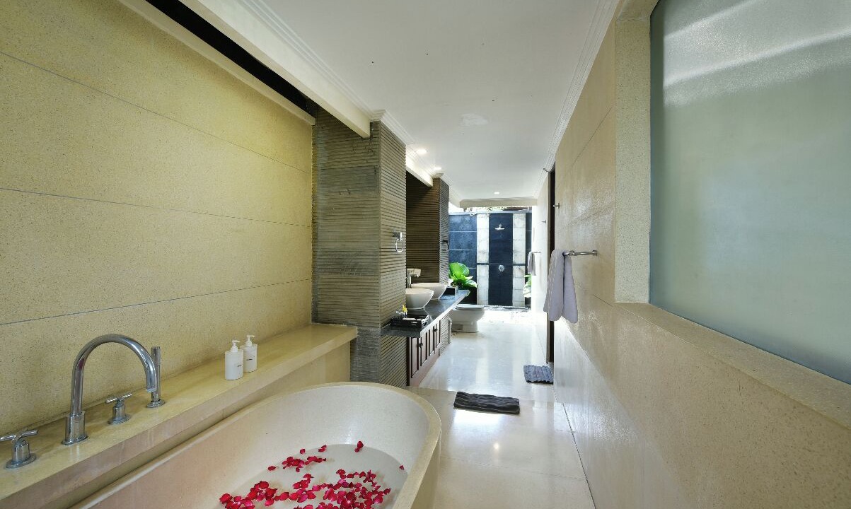 Photo of Bathroom in Petitenget