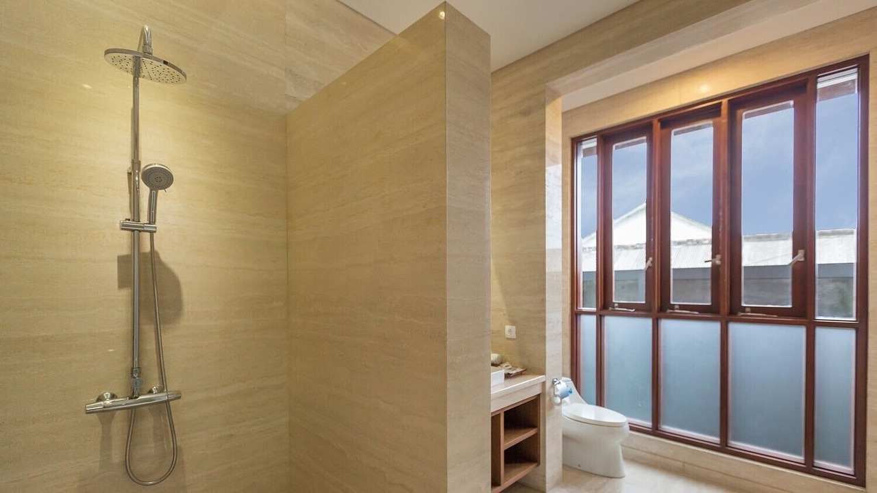 Photo of Bathroom in Sunset Road