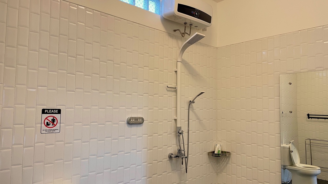 Photo of Bathroom in Bandengan