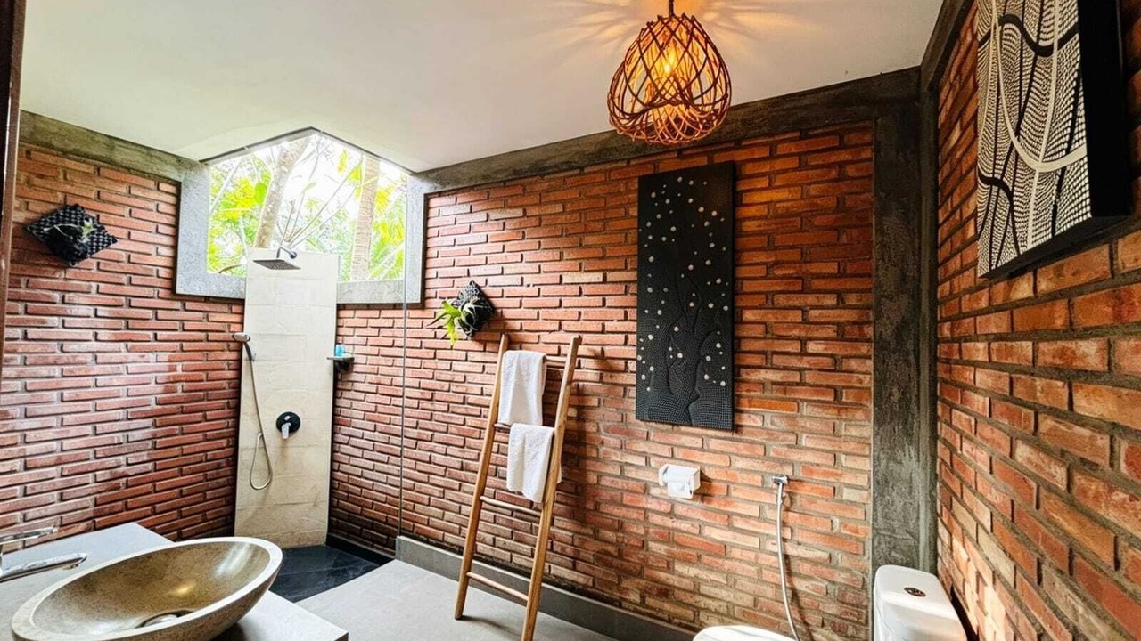 Photo of Bathroom in Bukti