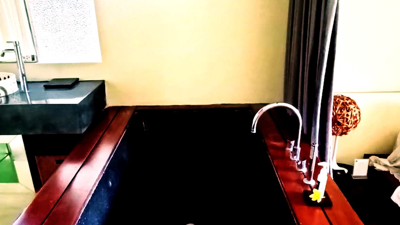 Photo of Bathroom in Petitenget