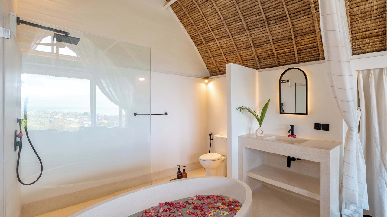 Photo of Bathroom in Jungut Batu