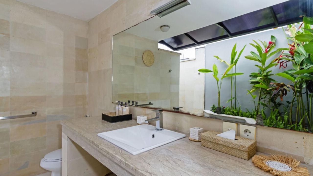 Photo of Bathroom in Sunset Road