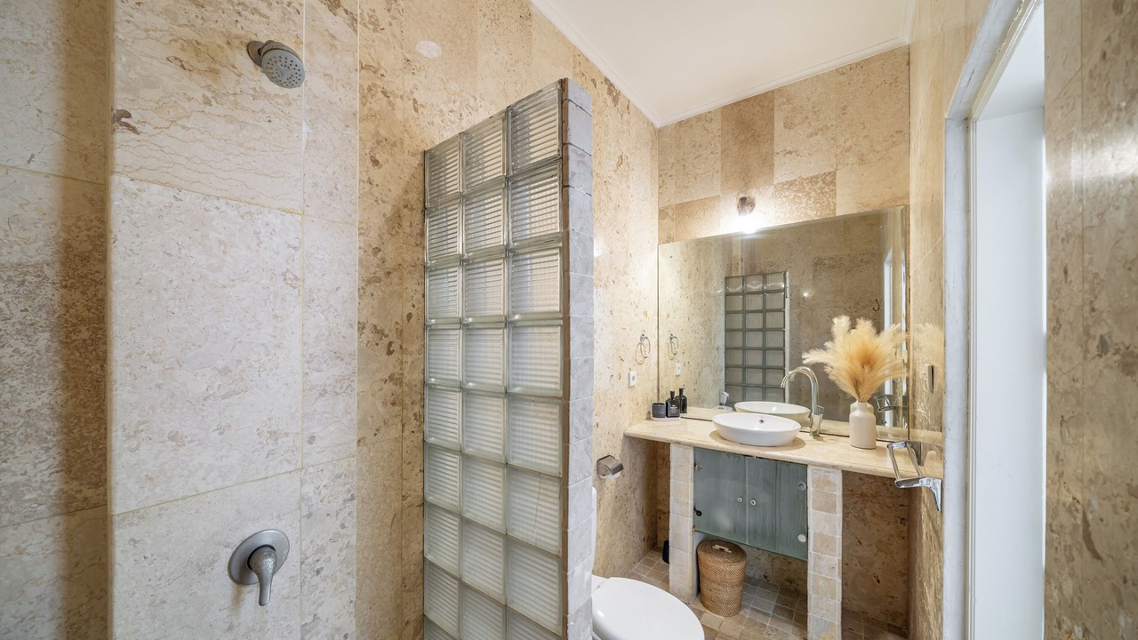 Photo of Bathroom in Petitenget