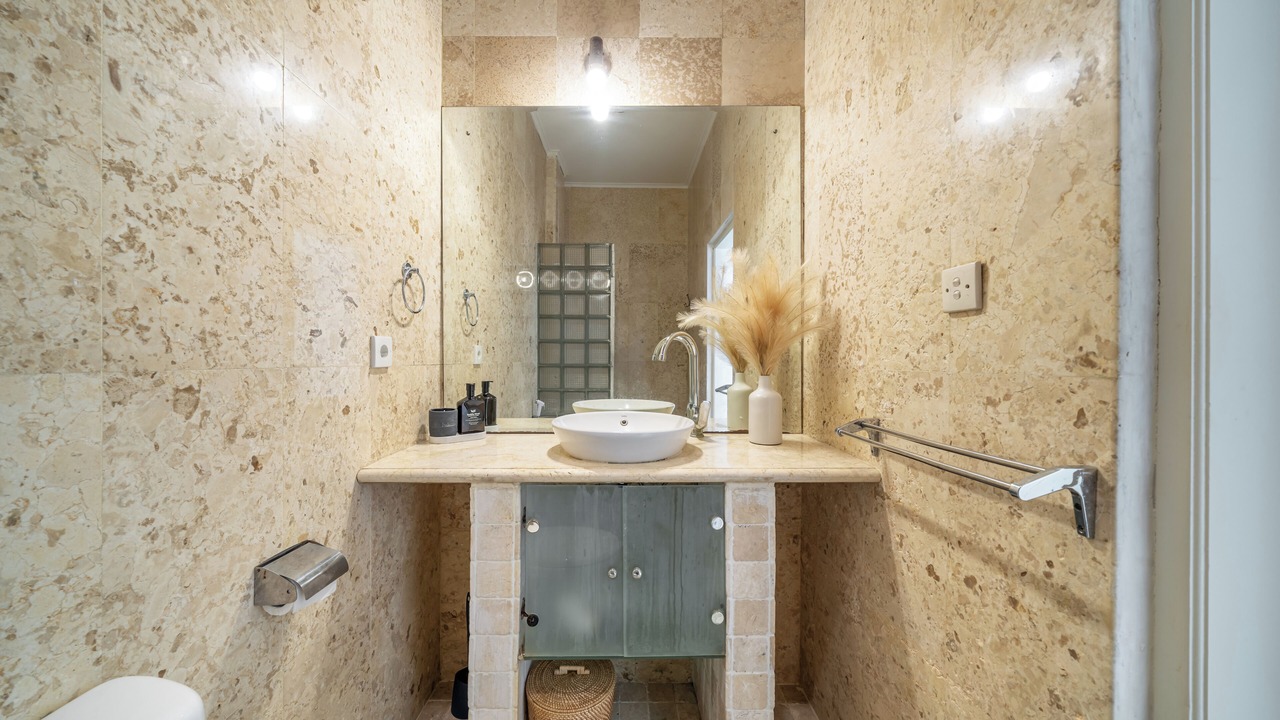 Photo of Bathroom in Petitenget