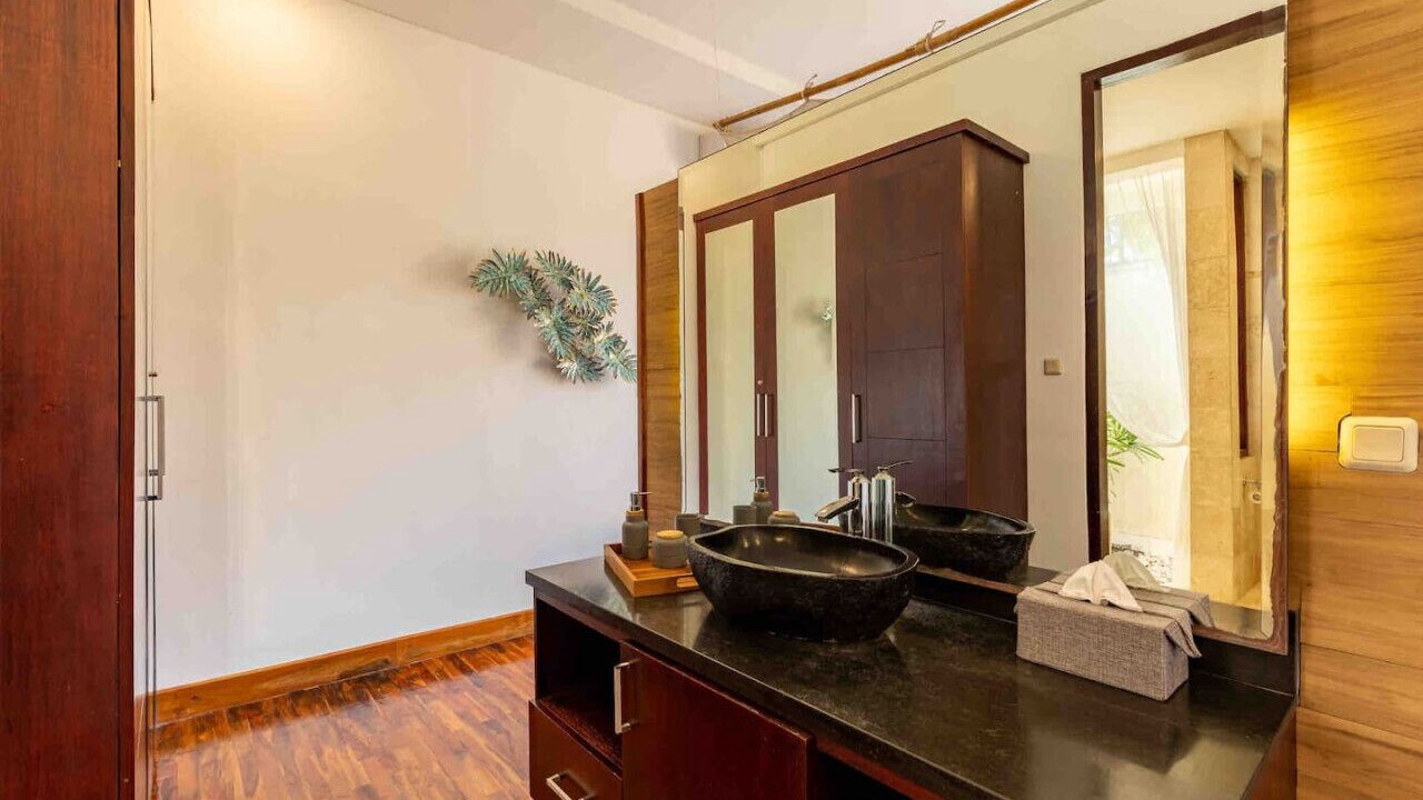 Photo of Bathroom in Sunset Road