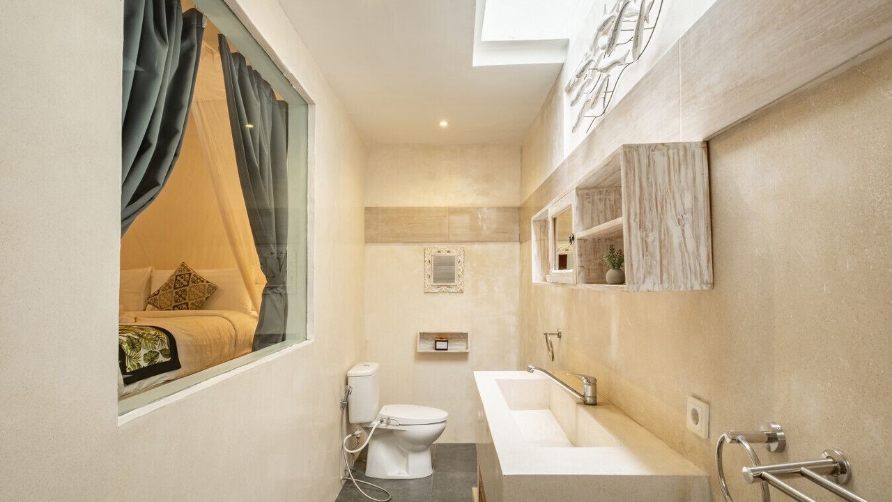 Photo of Bathroom in Sunset Road