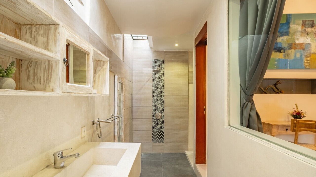 Photo of Bathroom in Sunset Road