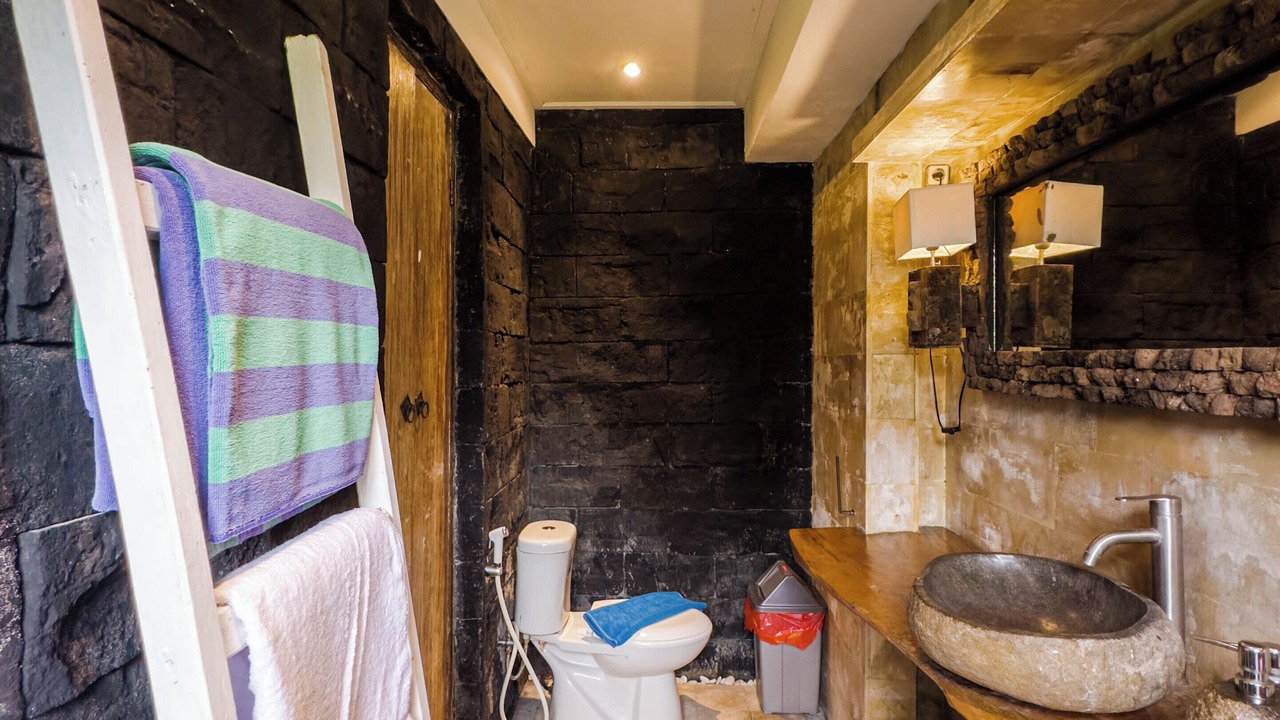 Photo of Bathroom in Kedewatan