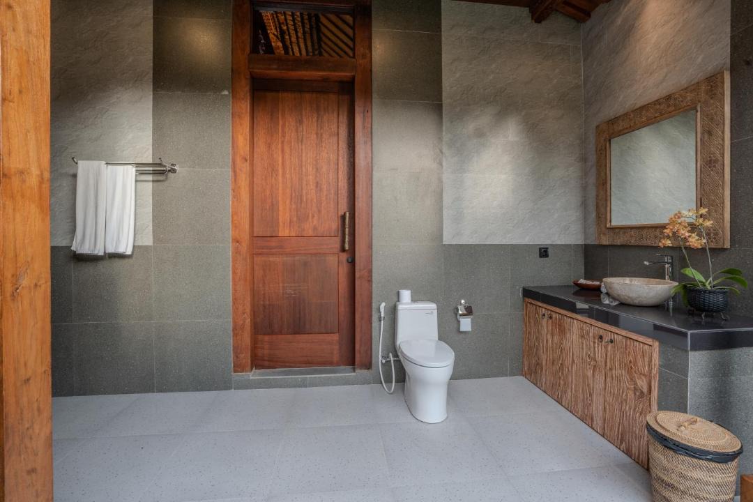 Photo of Bathroom in Kedewatan