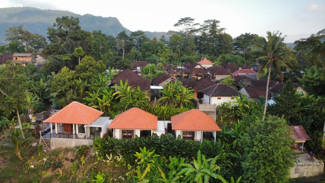 Photo of Buildings in Sidemen