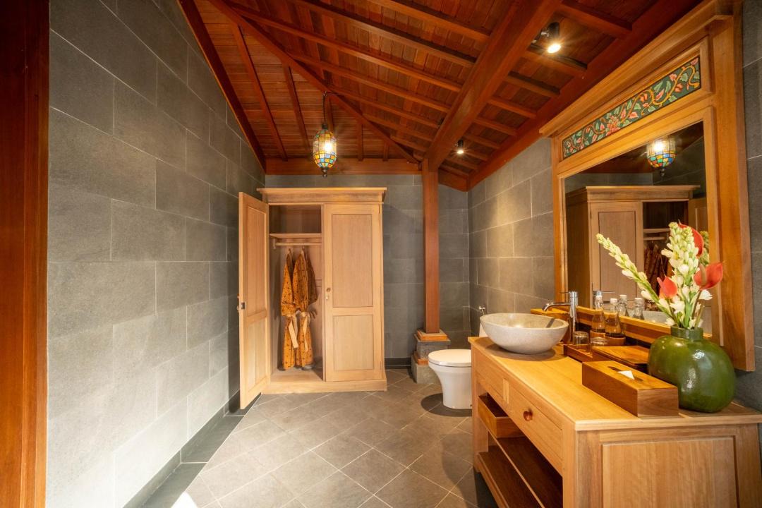 Photo of Bathroom in Kedewatan