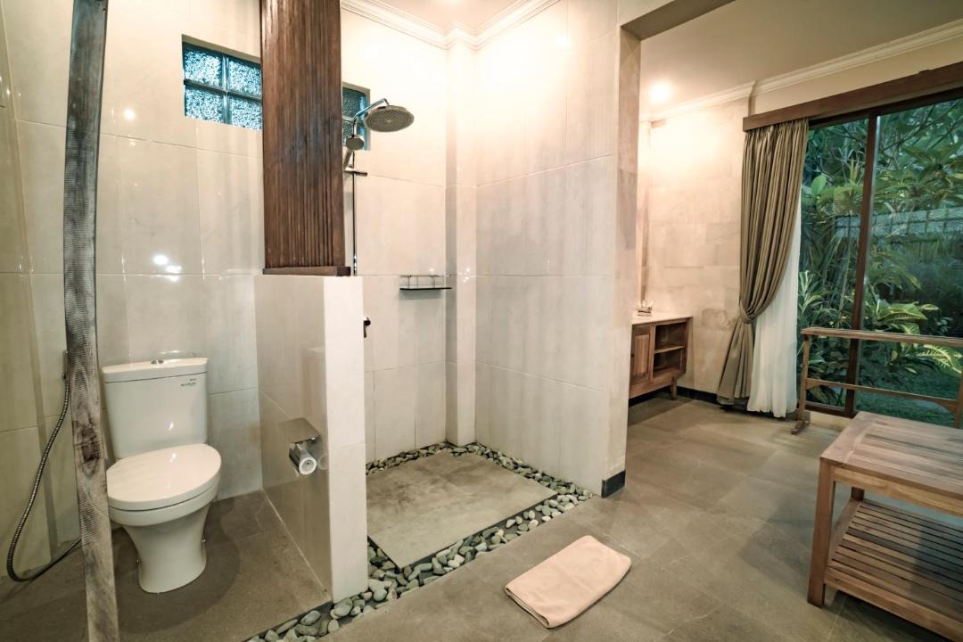 Photo of Bathroom in Kedewatan