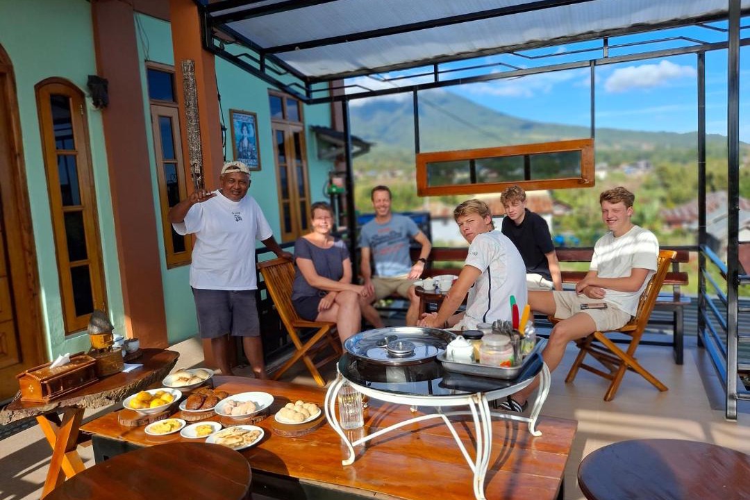 Photo of Others in Hombel