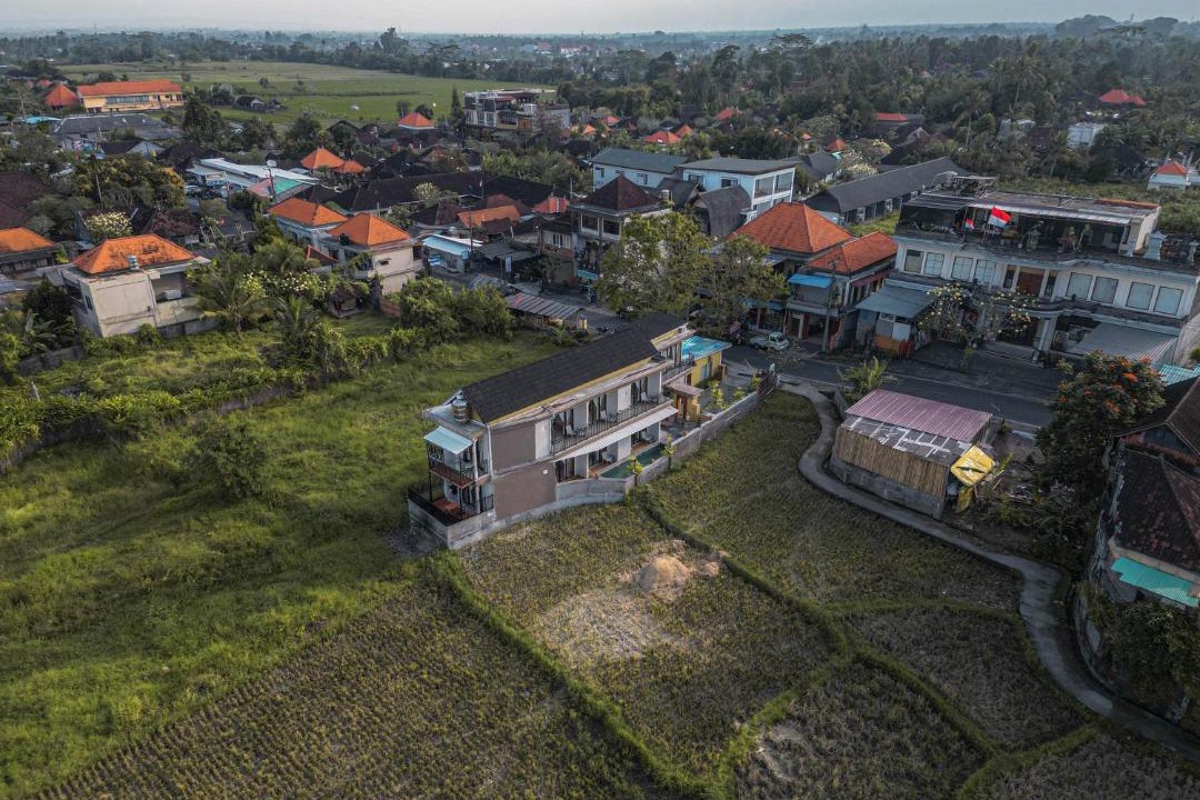 Photo of Buildings in Lodtunduh