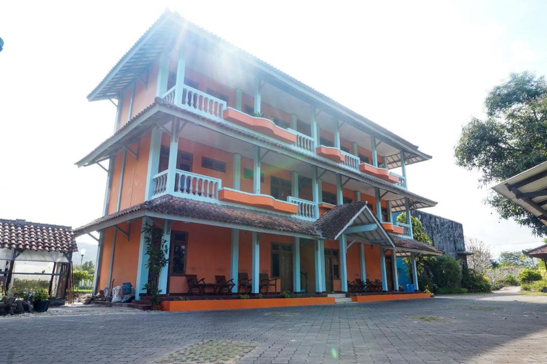 Photo of Others in Pacitan
