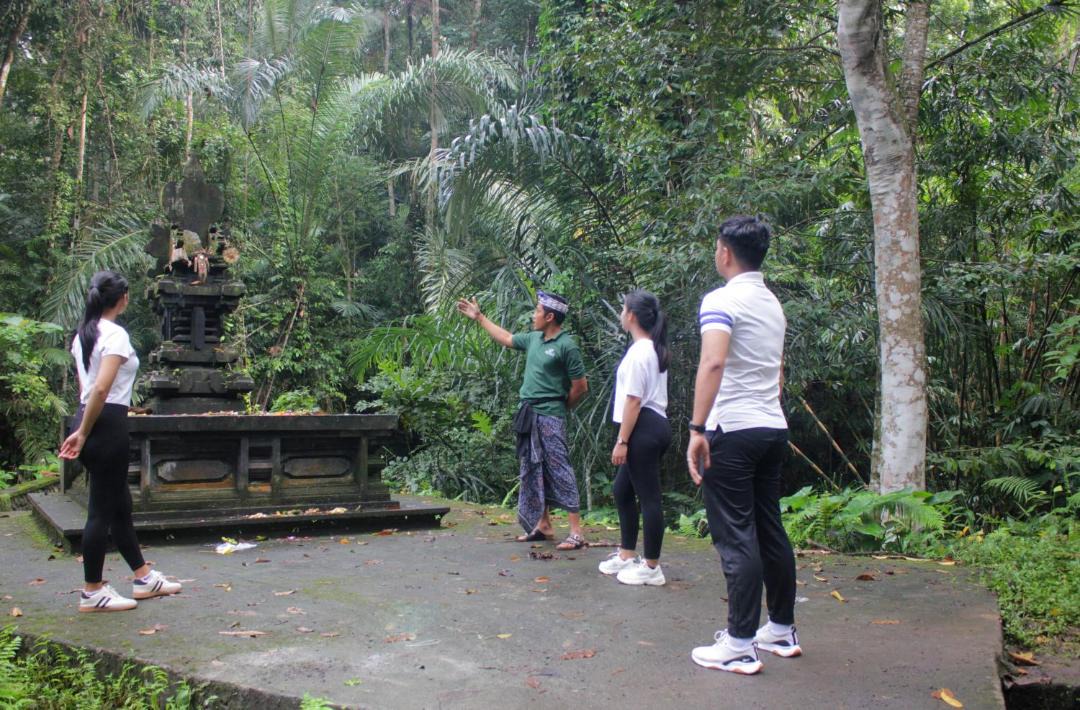 Photo of Others in Bebandem