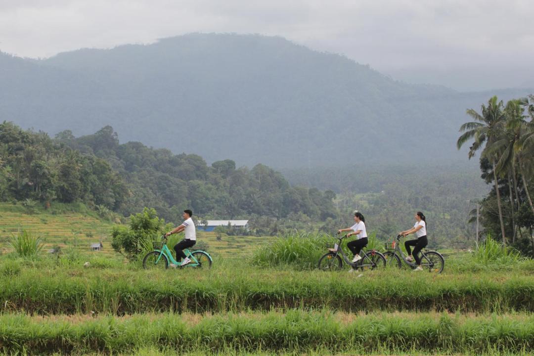 Photo of Others in Bebandem