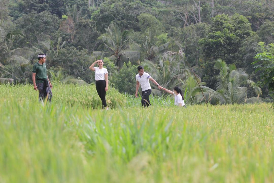 Photo of Others in Bebandem