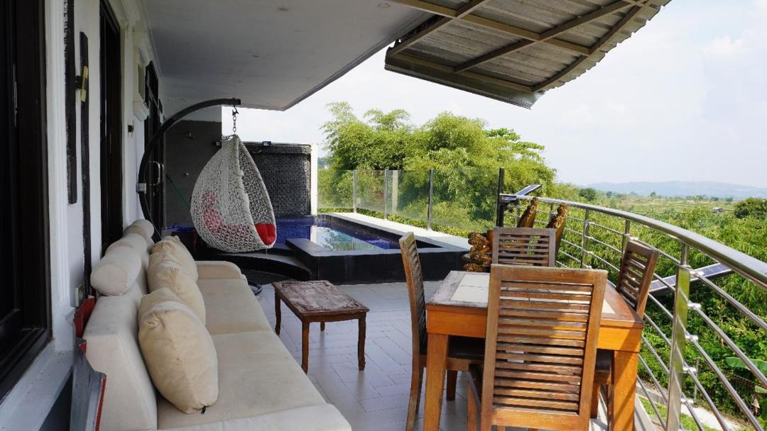 Photo of Patio Balcony in Cipanas