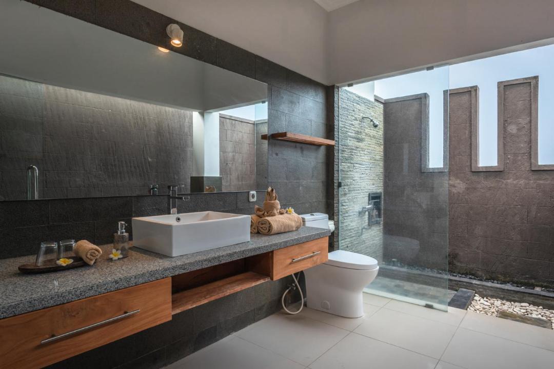 Photo of Bathroom in Kalisada