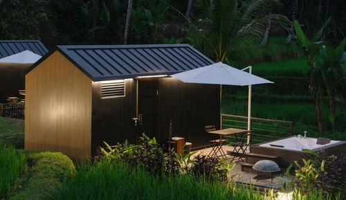 Deluxe Cabin, Hot Tub
