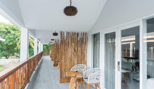 Deluxe King Balcony Room
