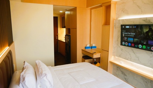 Grand Studio, 1 King Bed, City View
