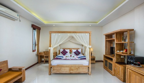 Luxury Suite, 1 Bedroom, Balcony, Pool View