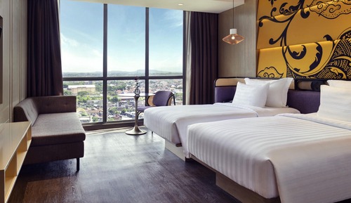 Deluxe Room, 2 Twin Beds, City View