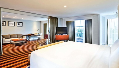 Suite, 1 King Bed (Heritage)