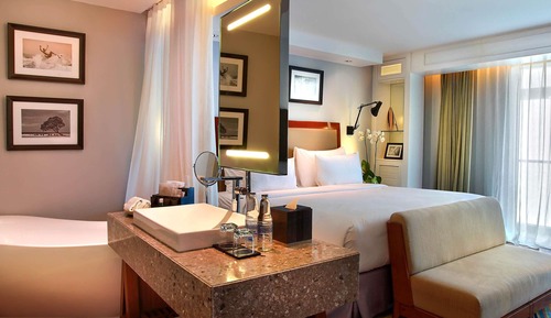Deluxe Room, 1 King Bed