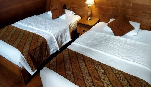 Deluxe Family Room