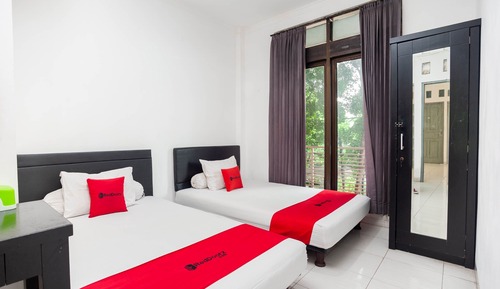 Standard Twin Room (RedDoorz)